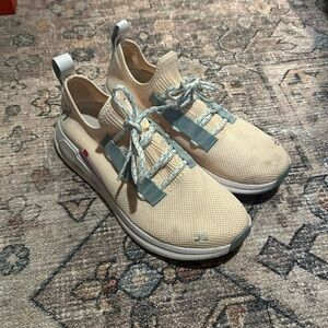 ON CLOUD CLOUDEASY RUNNING SHOES IN FAWN